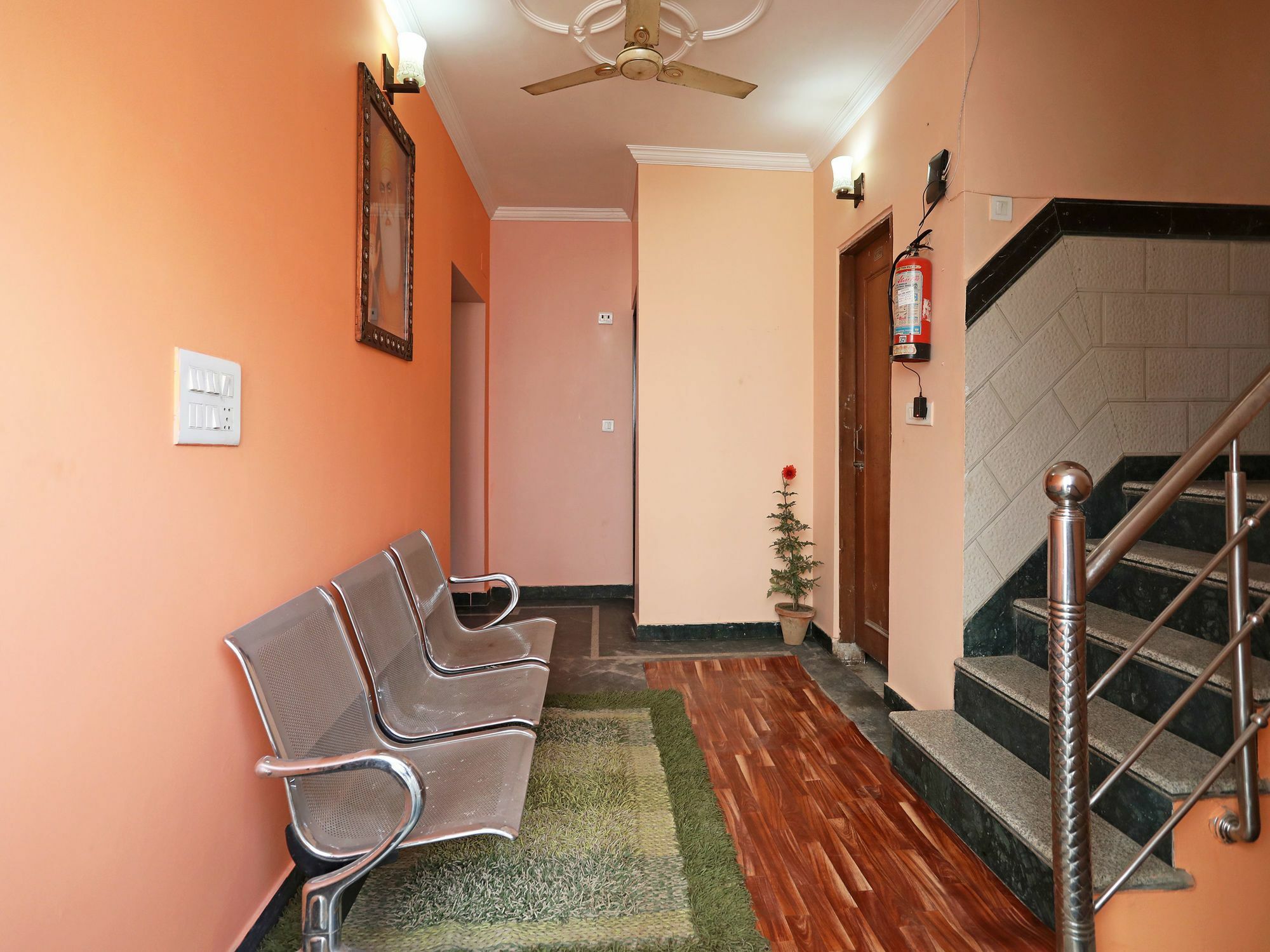 Oyo 11312 Aero Capital Hotel New Delhi Exterior photo