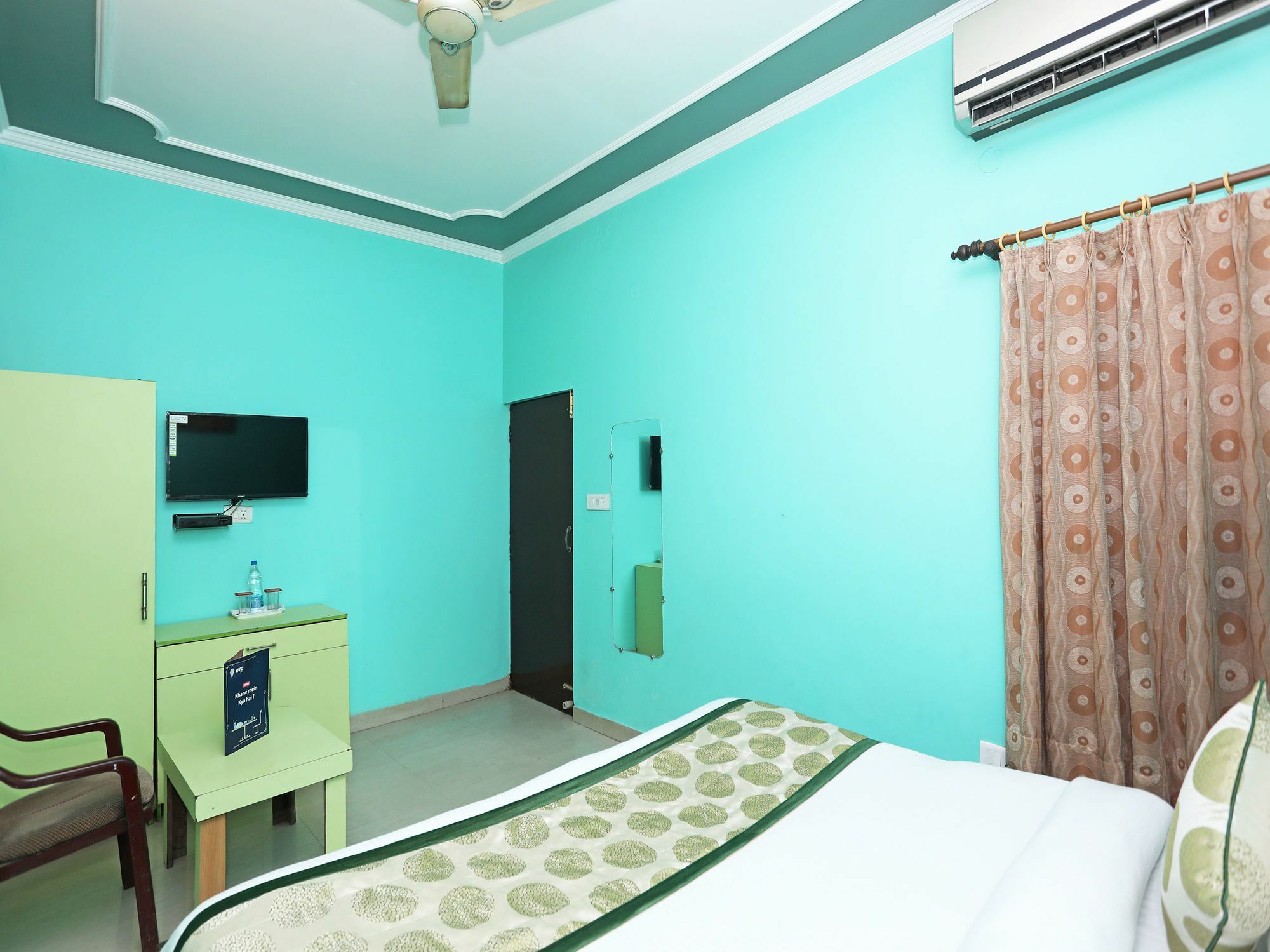Oyo 11312 Aero Capital Hotel New Delhi Exterior photo